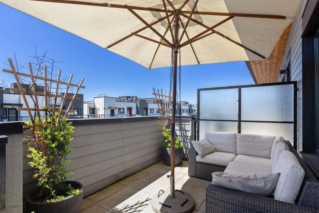 528 E 2nd St, #54