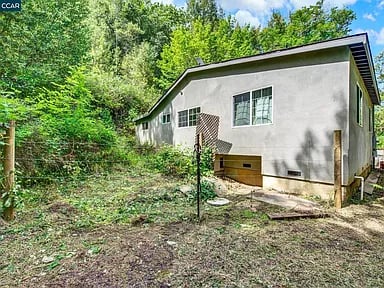 4009A Redwood Rd