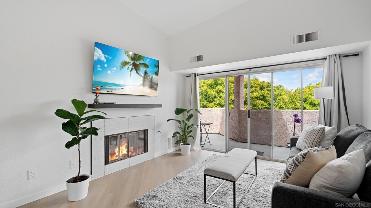 7048 Camino Degrazia #237, San Diego, CA 92111