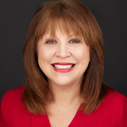 Linda Smalley Tulsa, OK Real Estate Agent Headshot