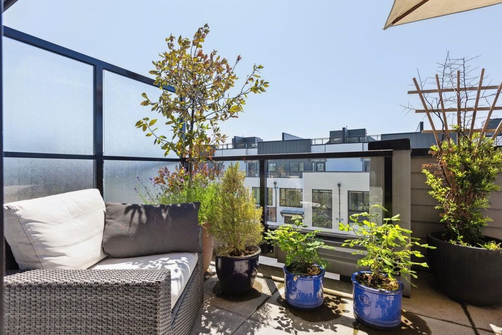 528 E 2nd St, #54