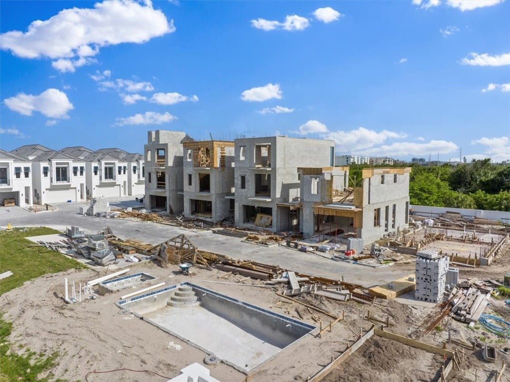 1 Indigo Vero Ln