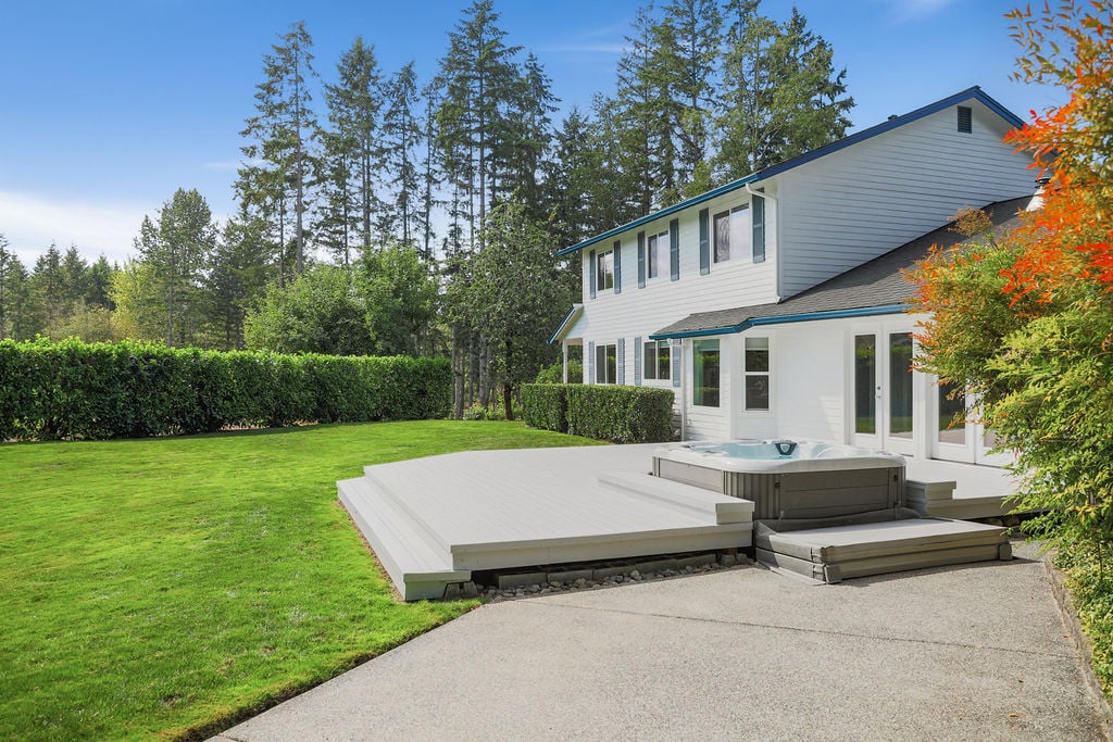 3055 NW Colonial Lane