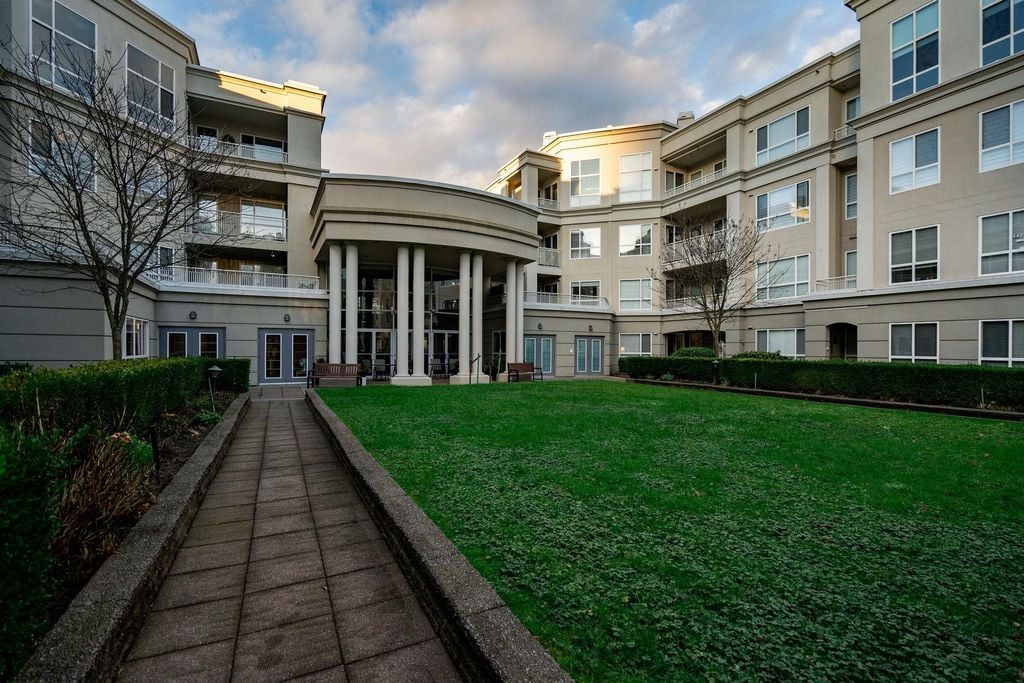 3098 Guildford Wy, #426