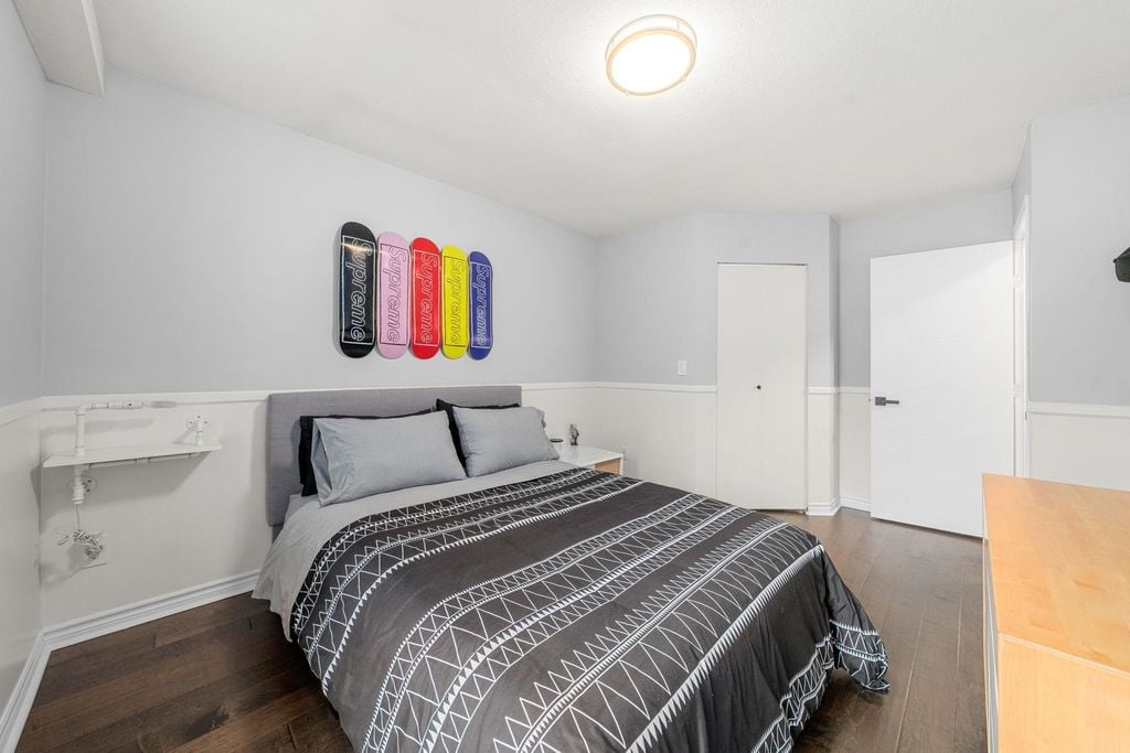 995 Lynn Valley Rd, #3