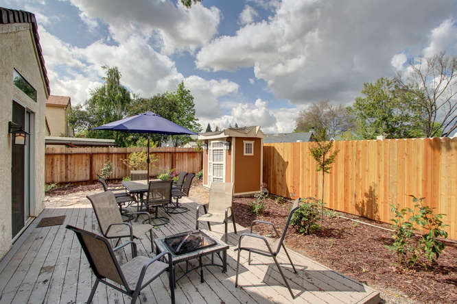 Just Listed! Well Maintained Home in Roseville!