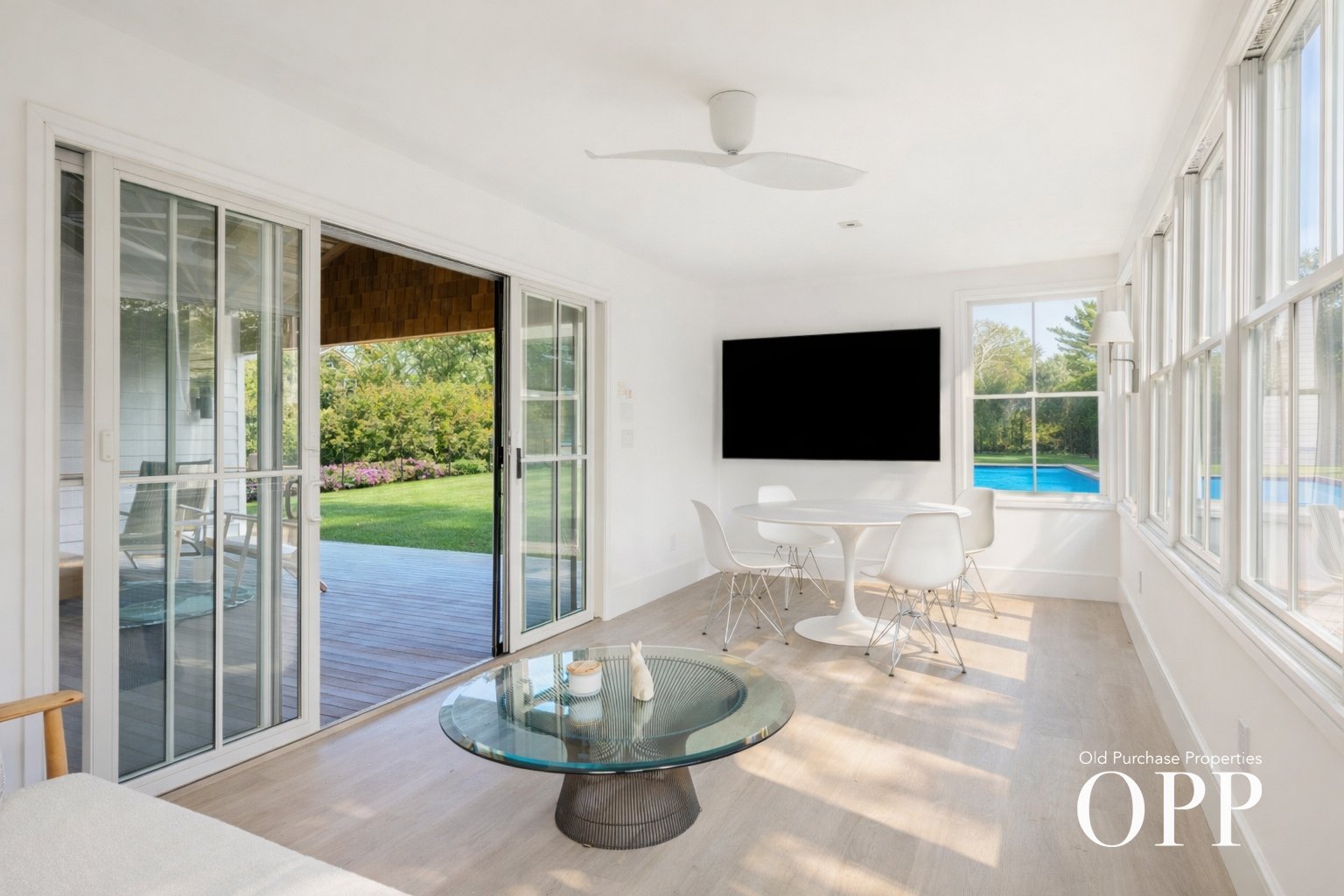 A MODERN SANCTUARY IN AN EXQUISITE LOCATION