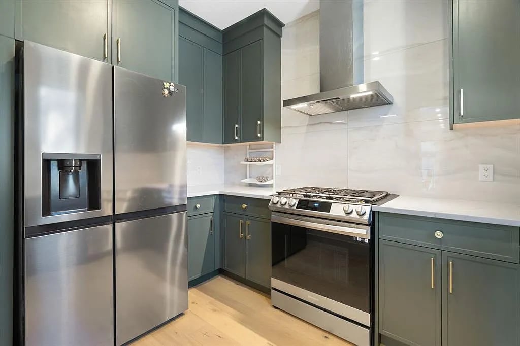 73 N Waters Edge Gdns