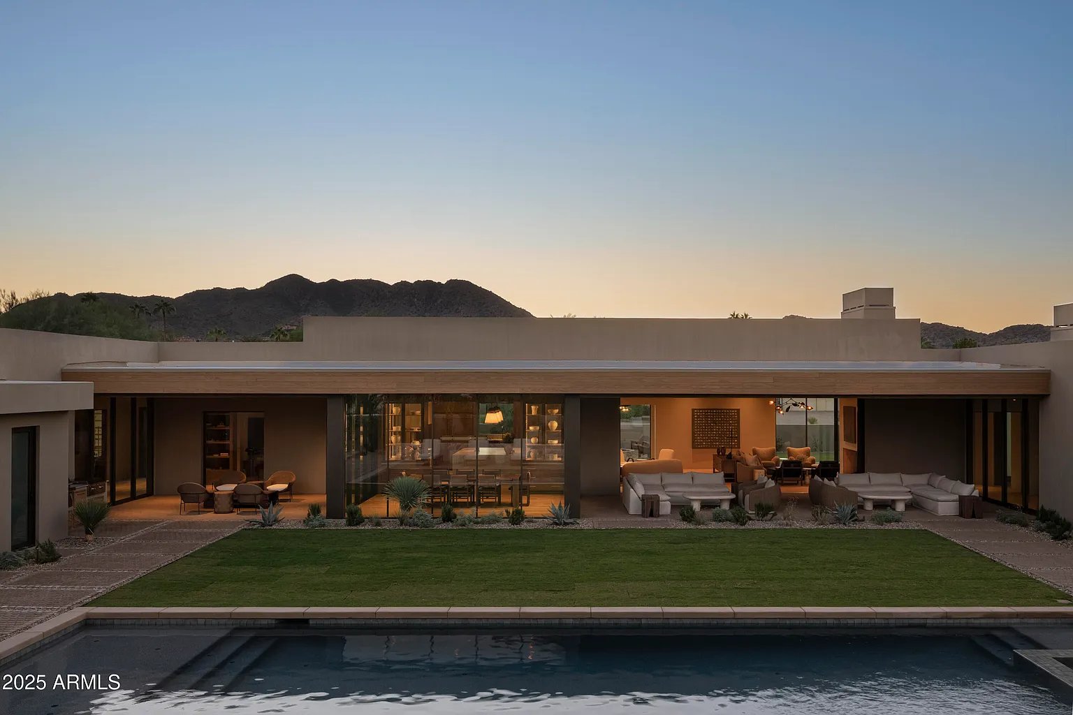 8631 N AVENIDA DEL SOL