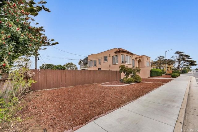 Ingleside Terraces