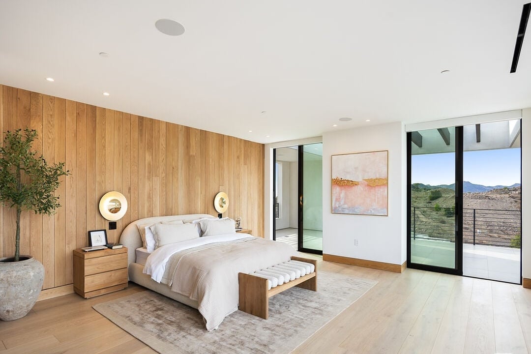 Mulholland Hwy, 90265