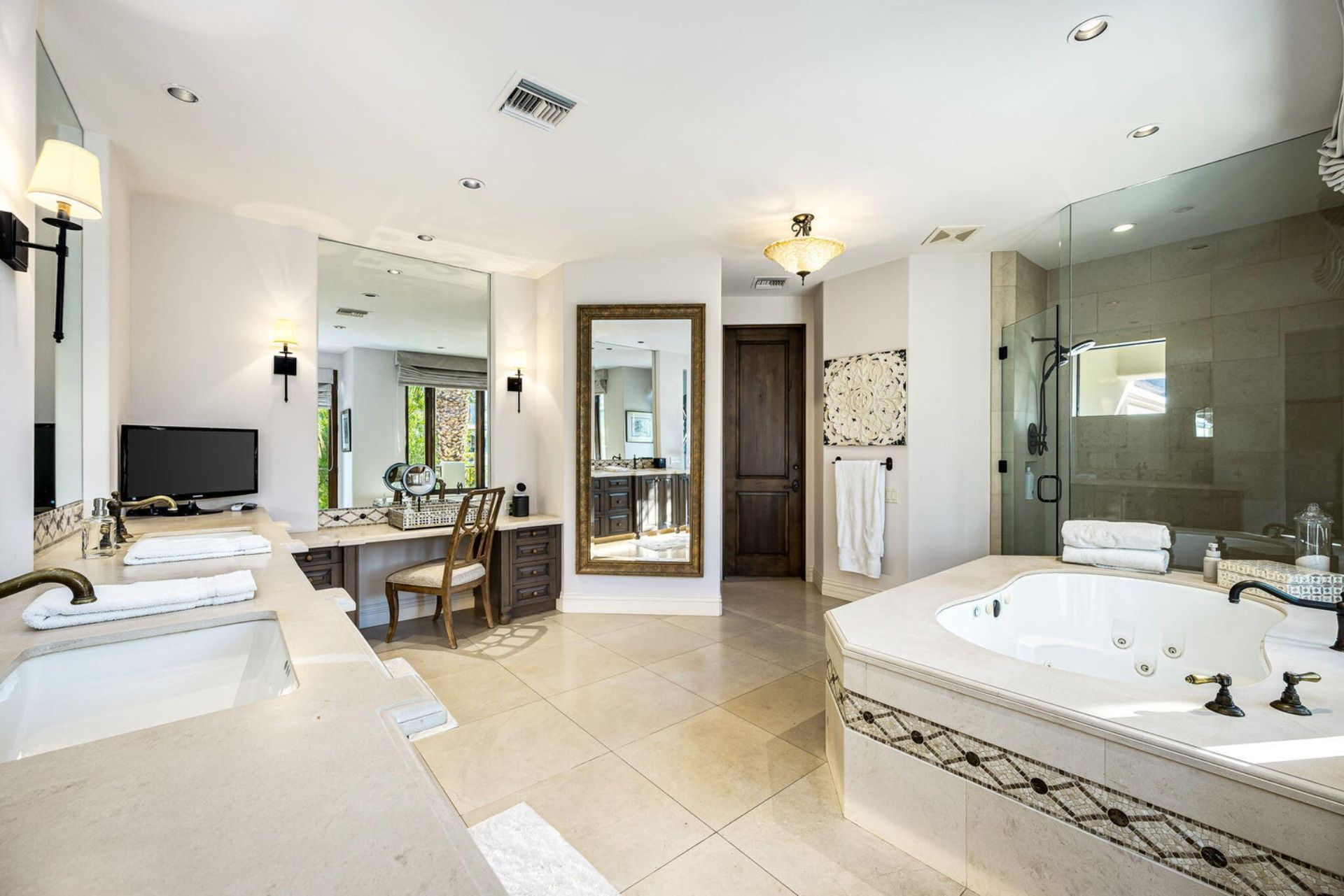 52705 Claret Cove