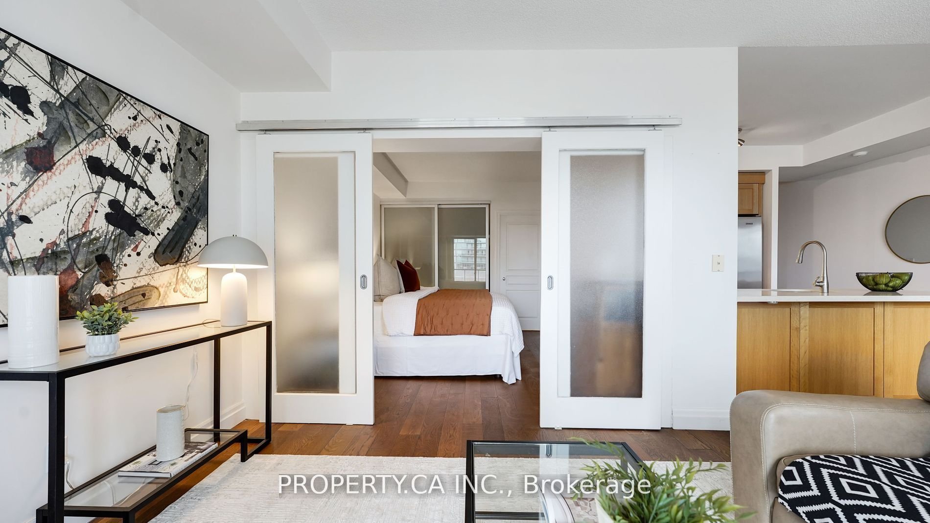 168 King St E 1212