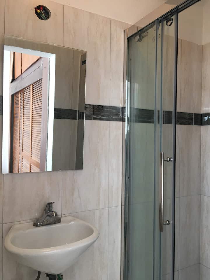 Beach House Apt 11 • Sleeps 4 • Kitchen + Sofa Bed - Airbnb