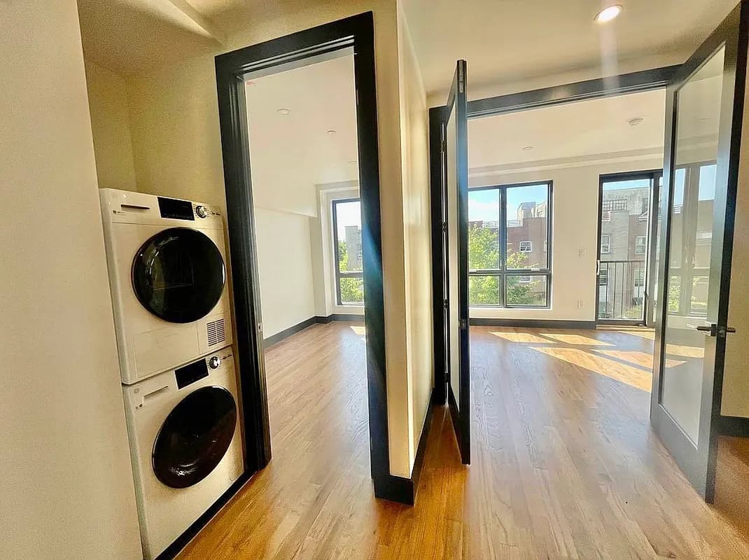 74 George St 3B