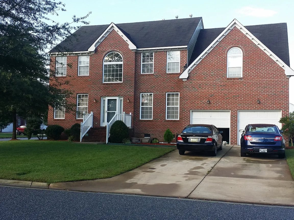 2100 Chesterfield Loop