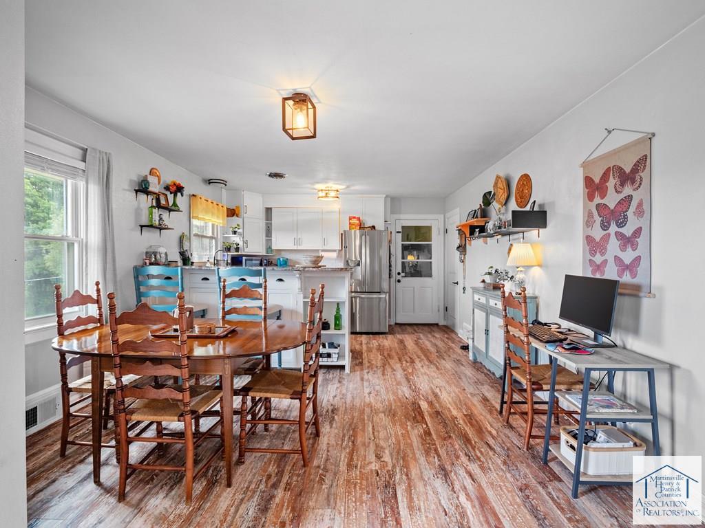 16 Wagon Trail Rd