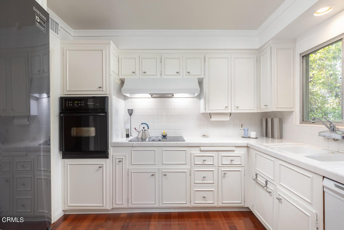 681 S Orange Grove Blvd, #5
