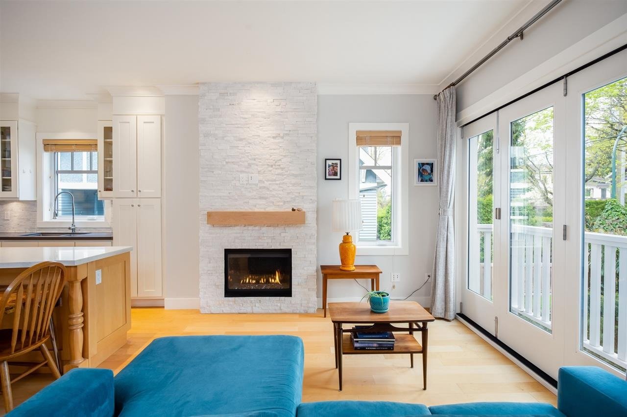 2326 W 7th Ave