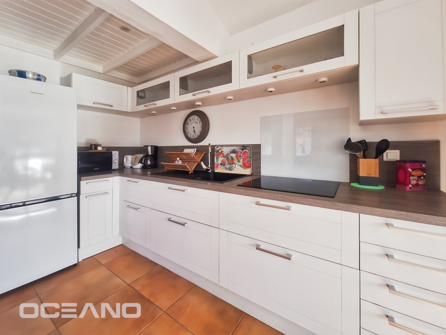 Sea-View Studio in Oyster Pond – Ideal for Investors