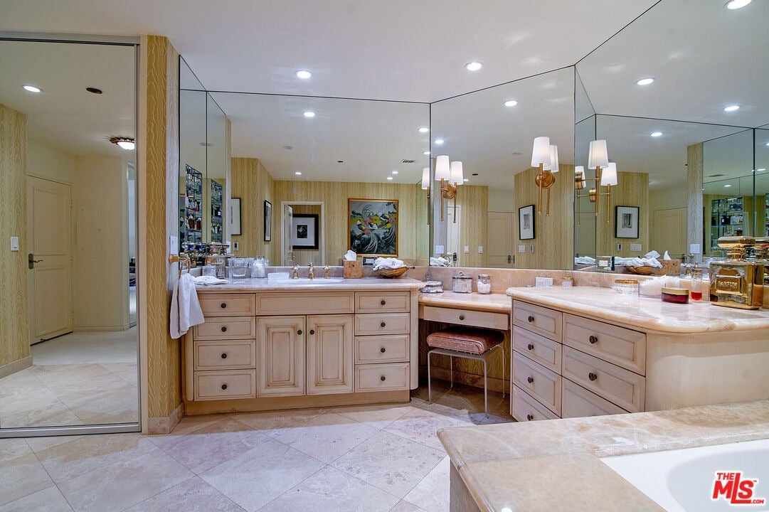 10430 Wilshire Blvd. Unit 1703