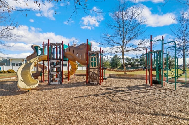 492 Parkland Dr