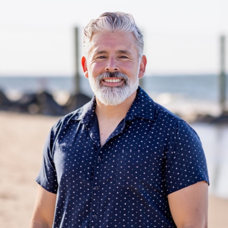Aric Martinez Virginia Beach, VA Real Estate Agent Headshot