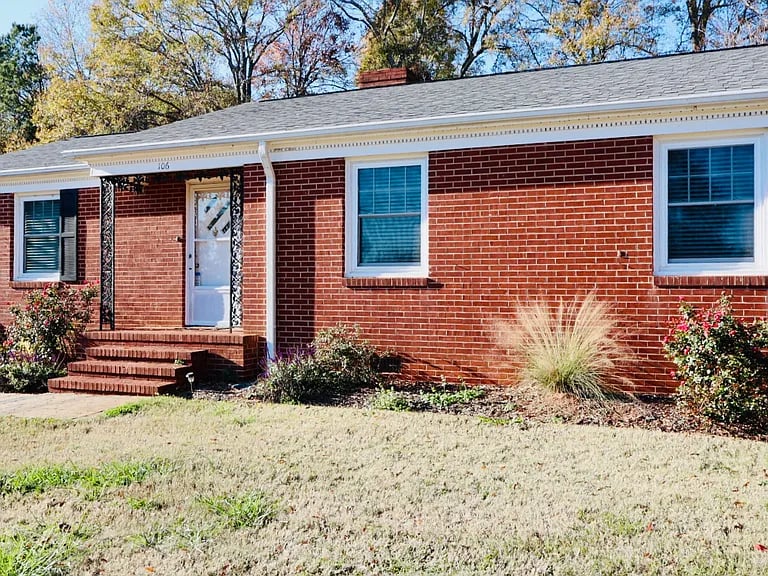 106 Crestview Dr. Inman SC 29349