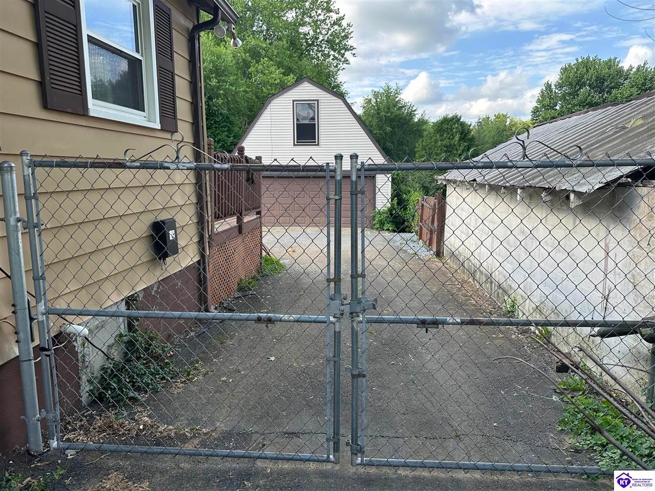 3330 E Elkhorn Rd