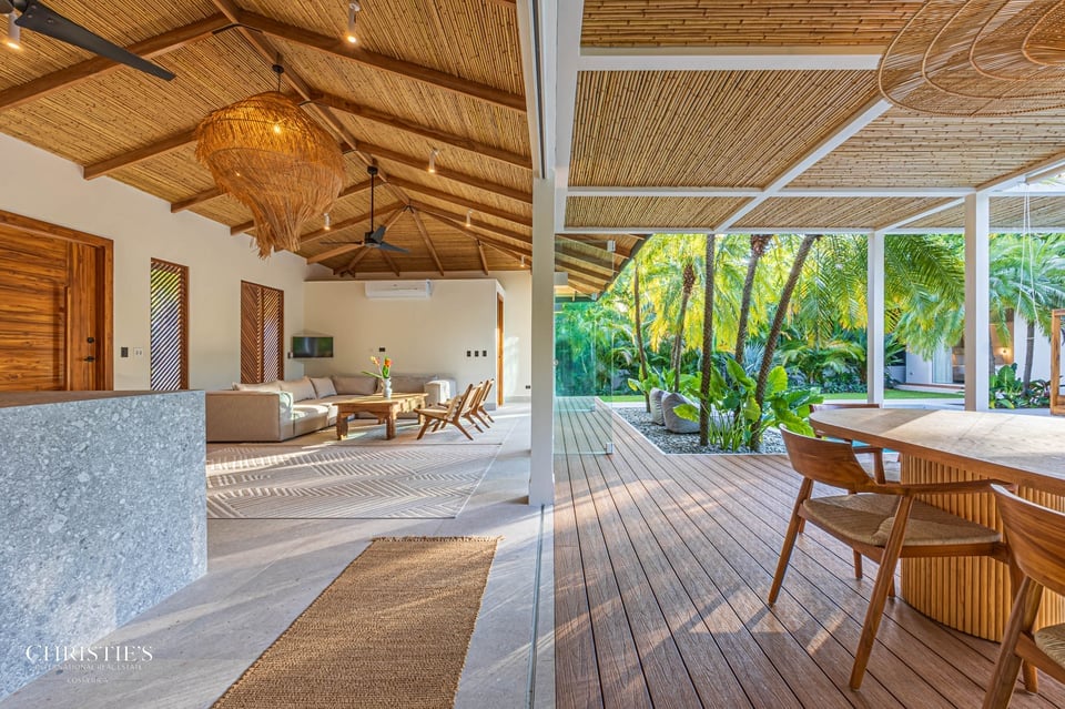 Casa Ohana – Comtemporary Luxury Villa, Steps from the Beach