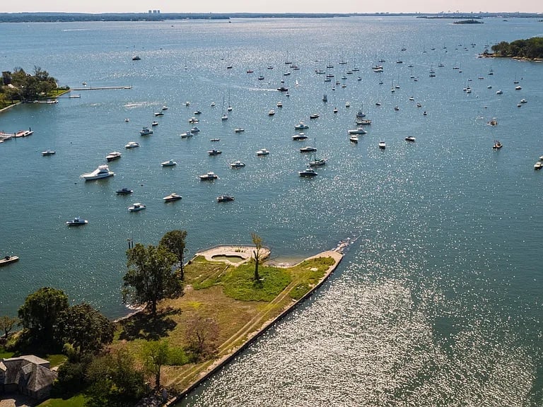 1350 Greacen Point Rd