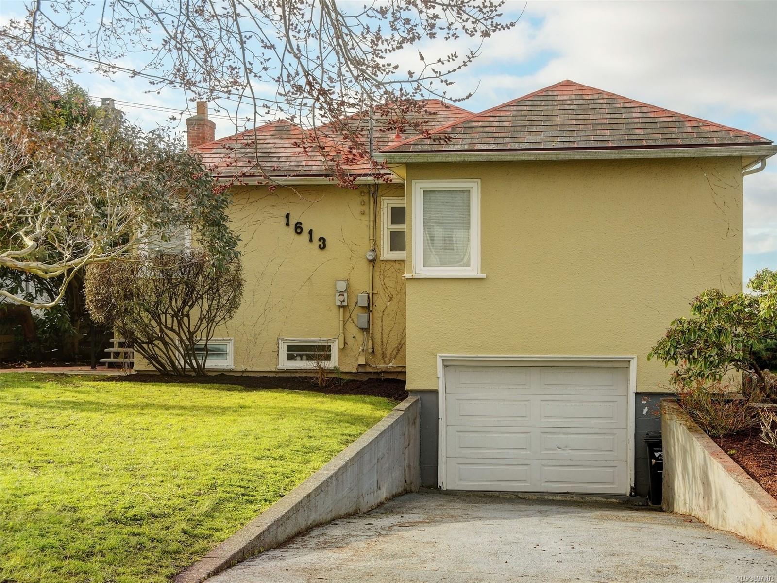 1613 Hollywood Pl