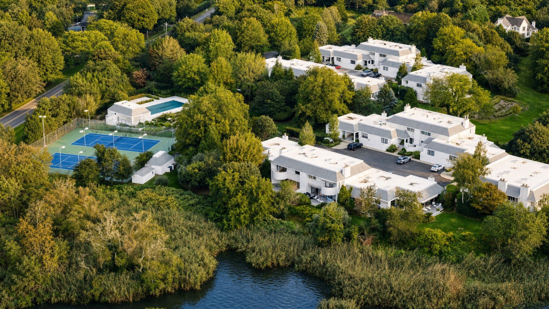 WATERFRONT LIVING AT MECOX LANDING
