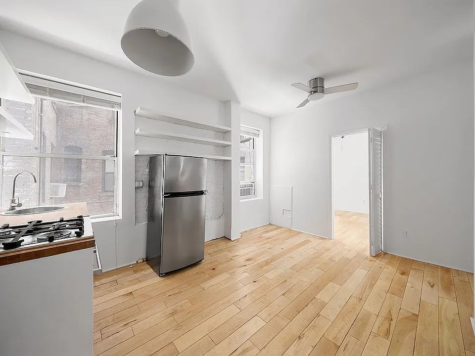 204 West 10th St APT: 4