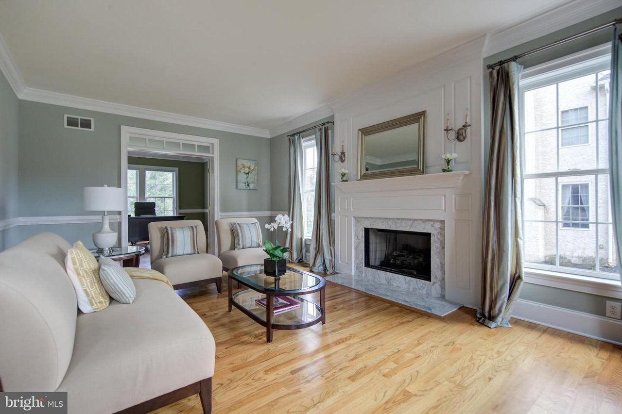 590 Waterloo Cir