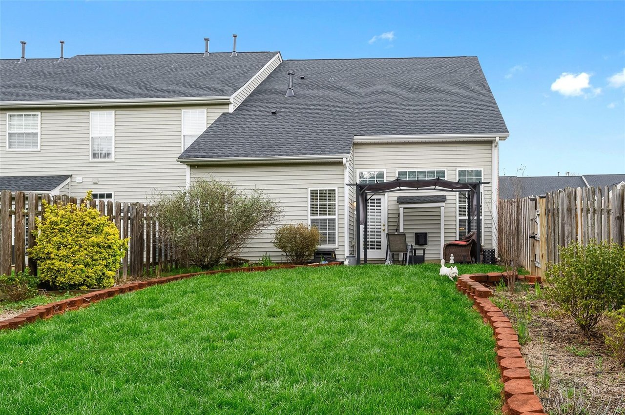 4090 Holly Villa Cir