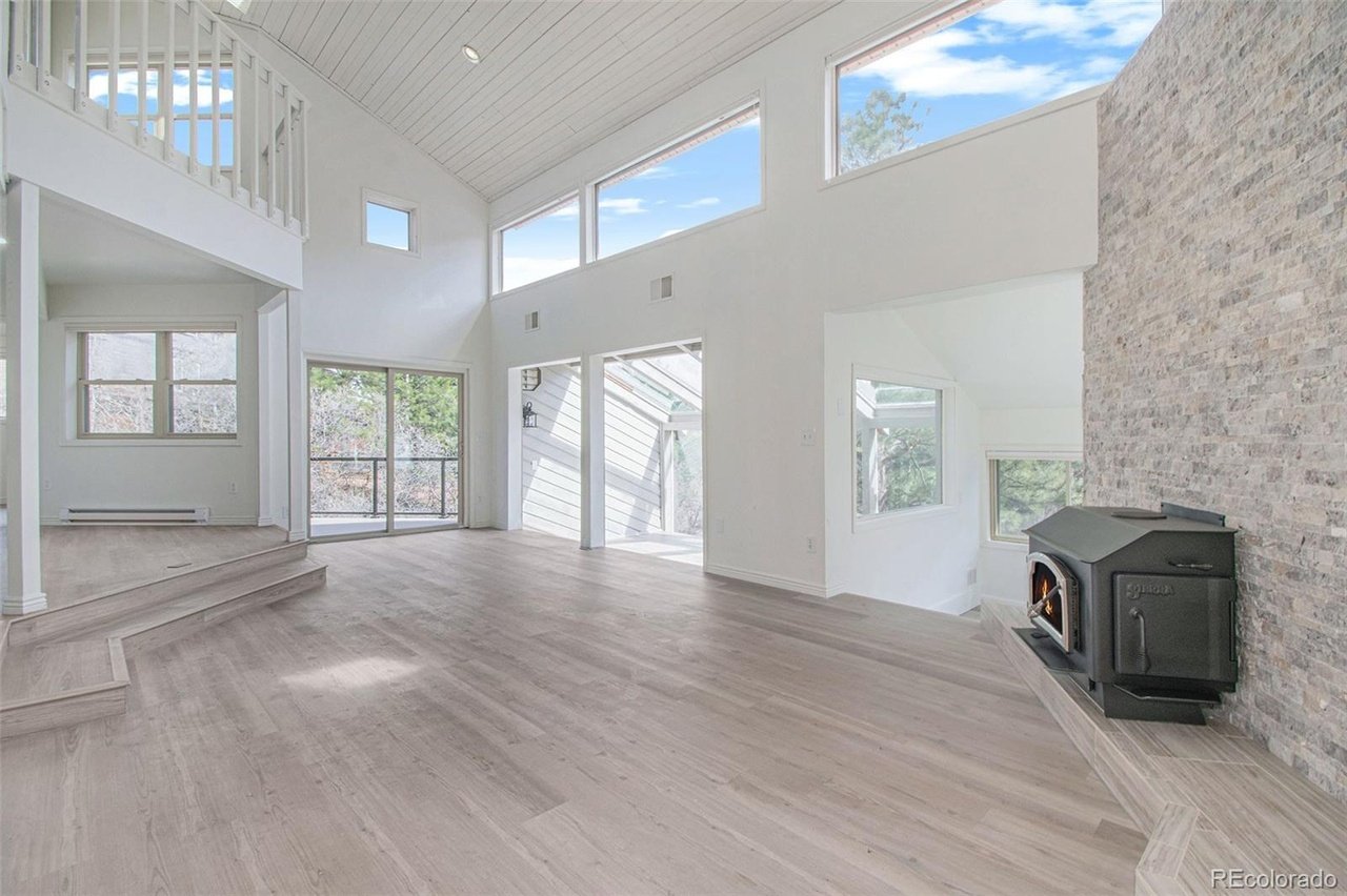 6225 Apache Dr