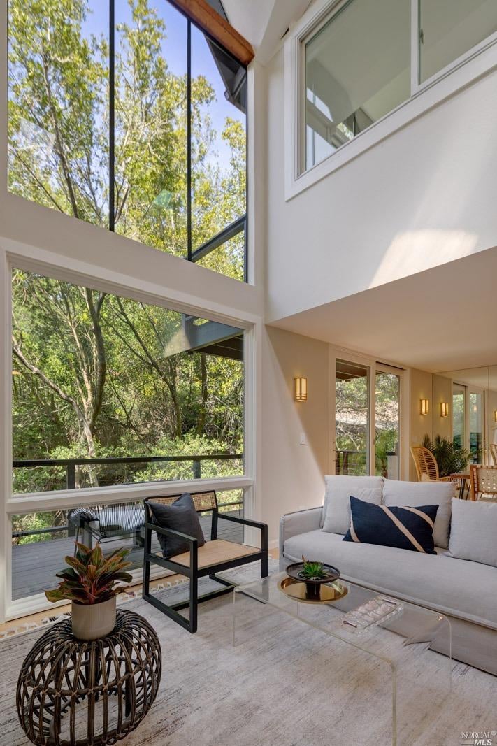 708 Cabin Dr