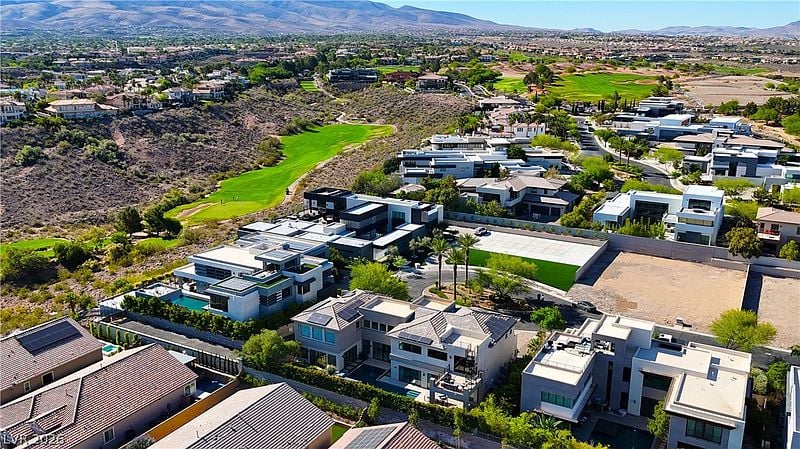 2790 La Bella Ct
