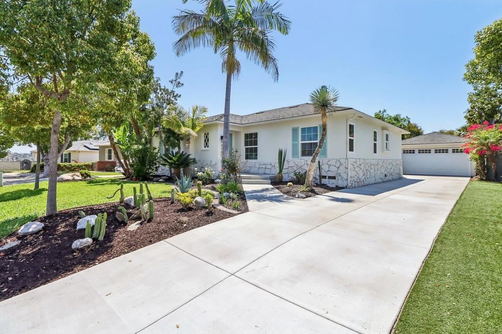4985 Lucille Dr