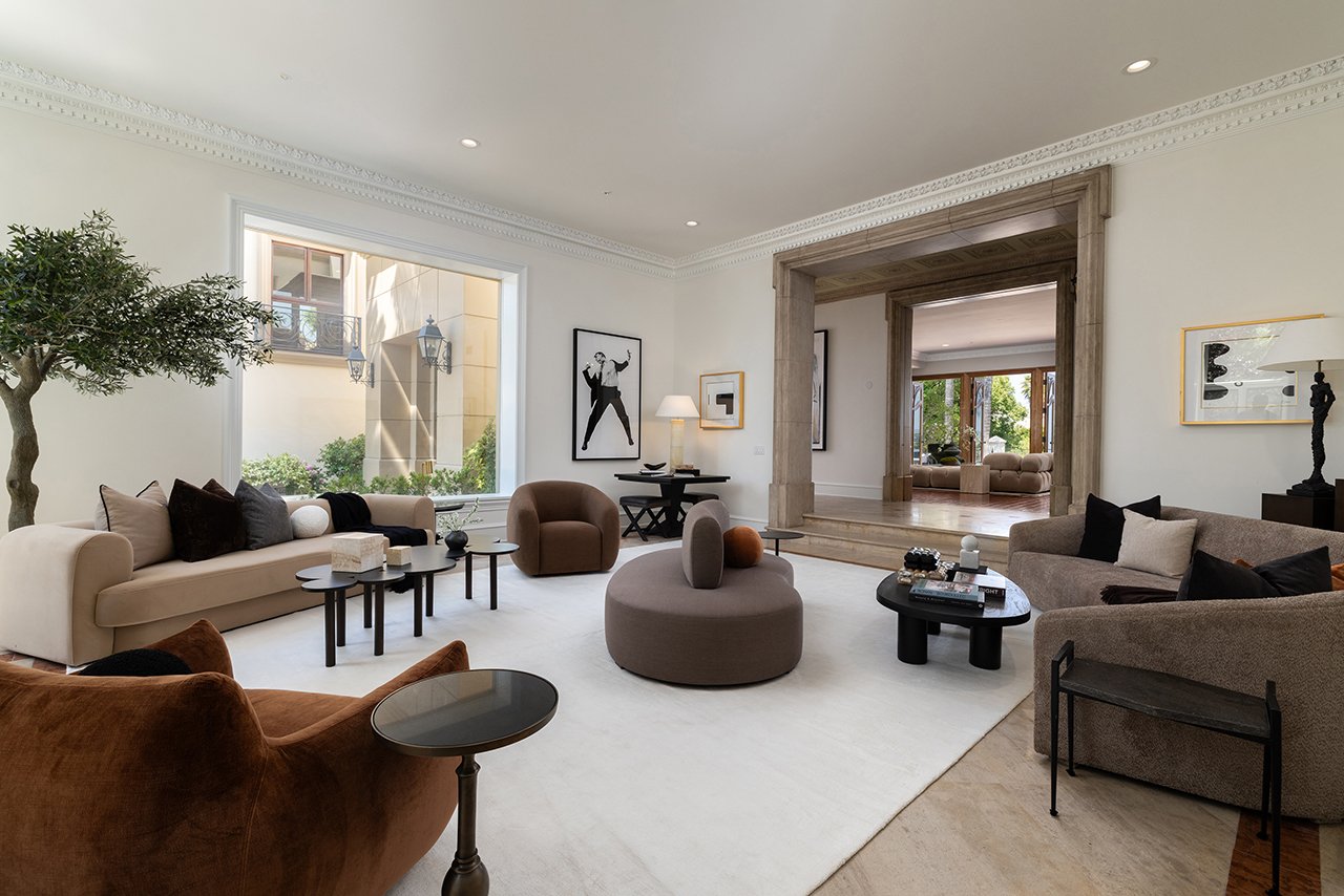 3364 Clerendon Rd, Beverly Hills