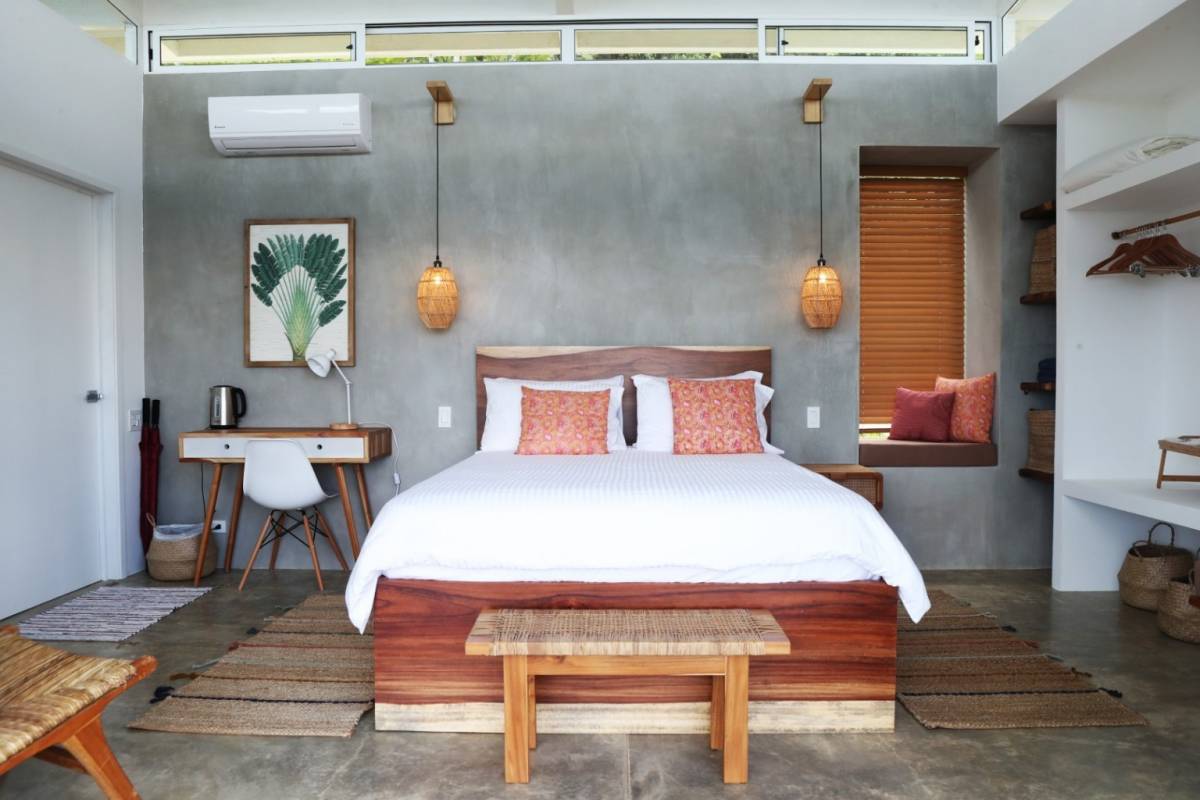 Terra Lodge - Income producing property with two apartments, swimming pool and 1 bedroom home.