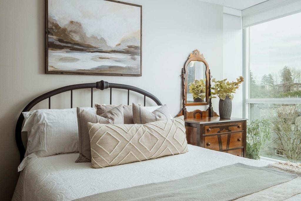 235 Guildford Way, #1003