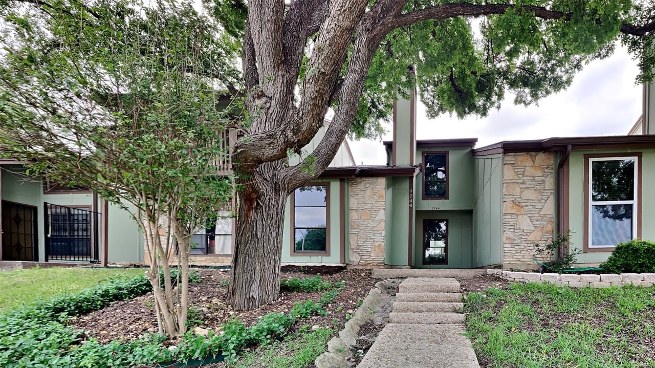 1744 Timberwood Dr