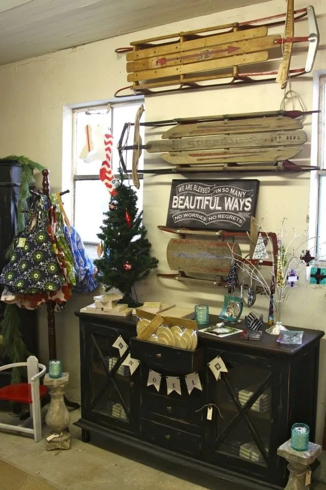RePurpose Wed – Vintage Sleds