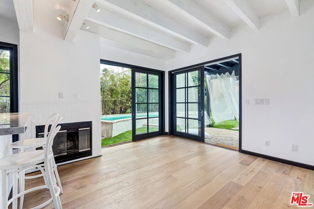 1116 S Highland Ave