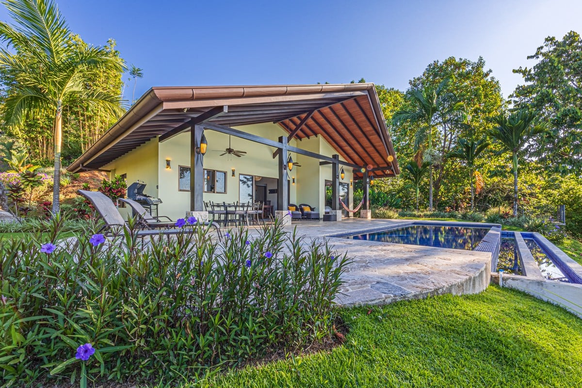 2 ACRES – 2 Bedroom Whales Tale Ocean View Home In Costa Verde Estates Gated Community!!!