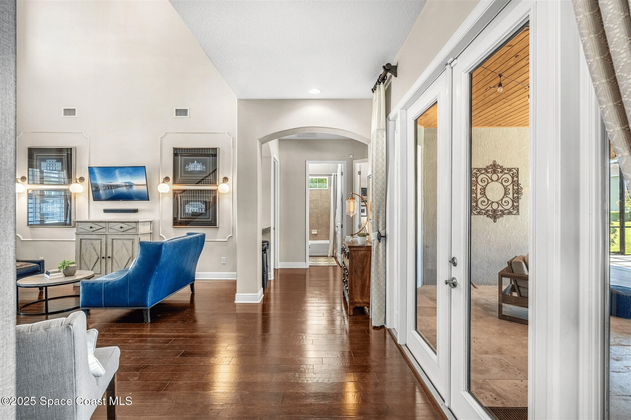 3077 Cortona Dr