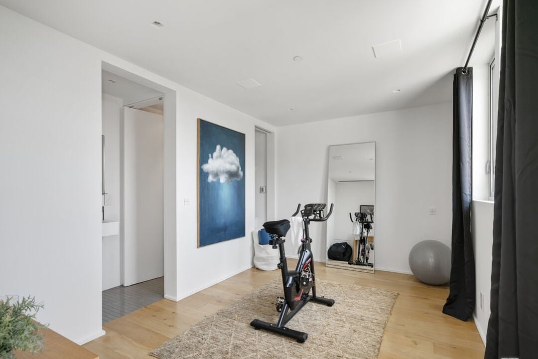 Nova Estate, Sunset Plaza Dr, 90069