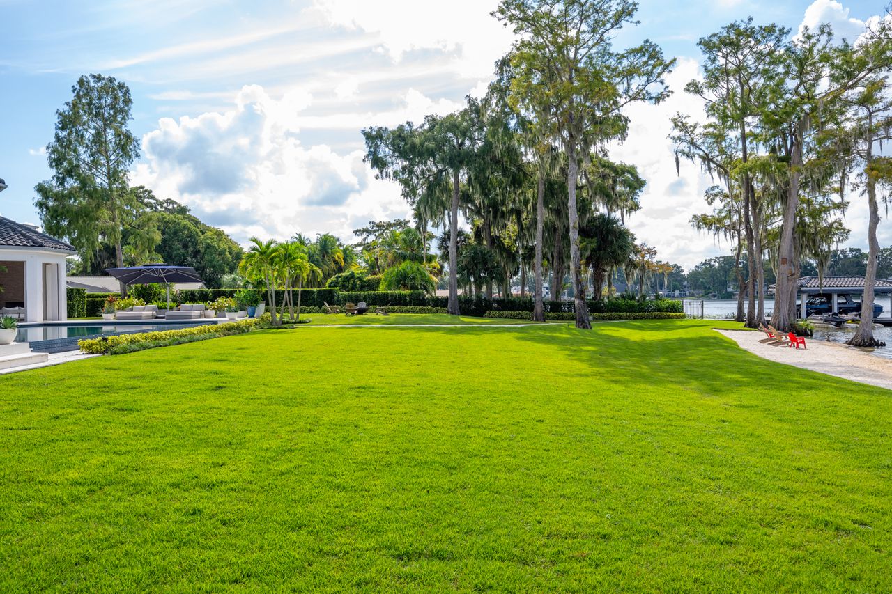 Majestic Lakefront Estate